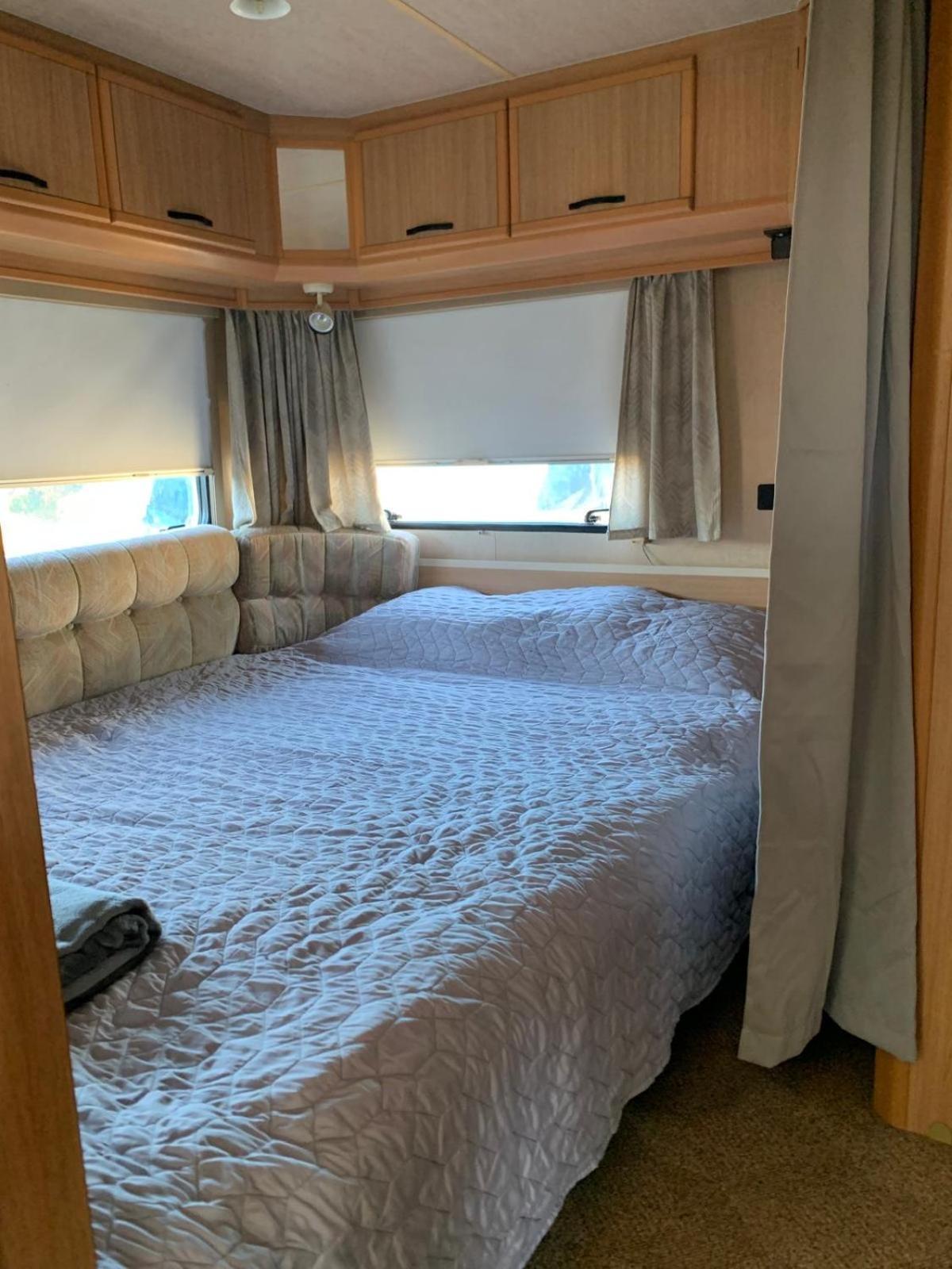 Large Camper In The Olive Grove Hotel Banjole Exterior foto